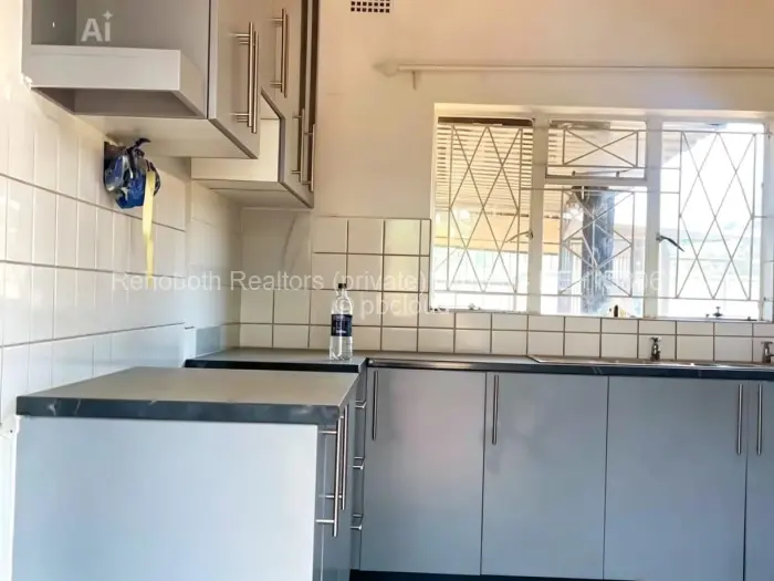 5 Bedroom House to Rent in Waterfalls, Harare