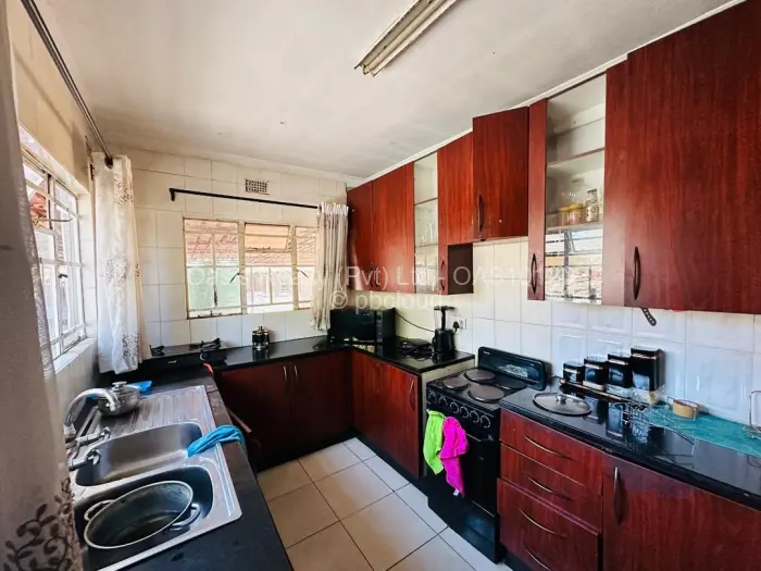 3 Bedroom House to Rent in Highfield, Harare