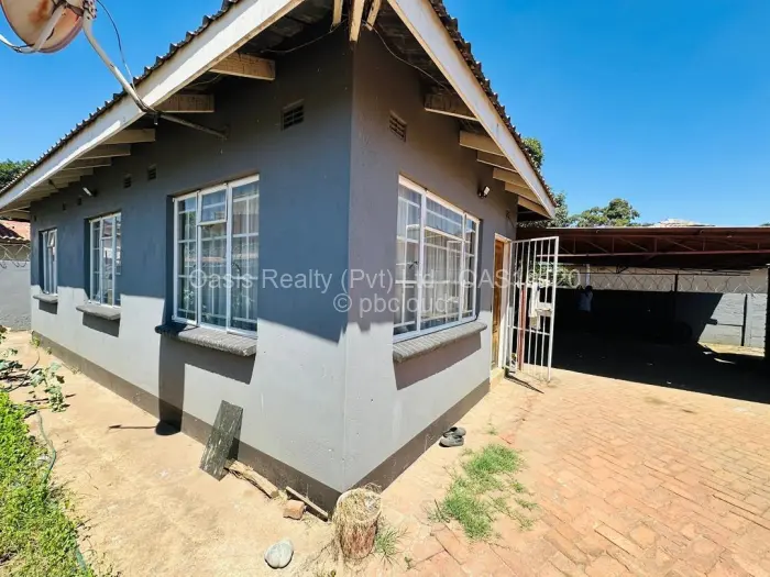 3 Bedroom House to Rent in Highfield, Harare