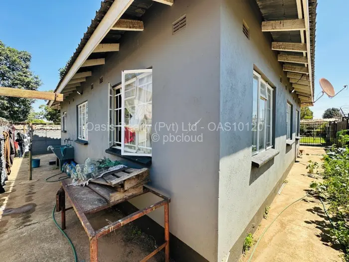 3 Bedroom House to Rent in Highfield, Harare
