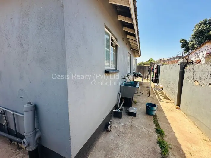 3 Bedroom House to Rent in Highfield, Harare