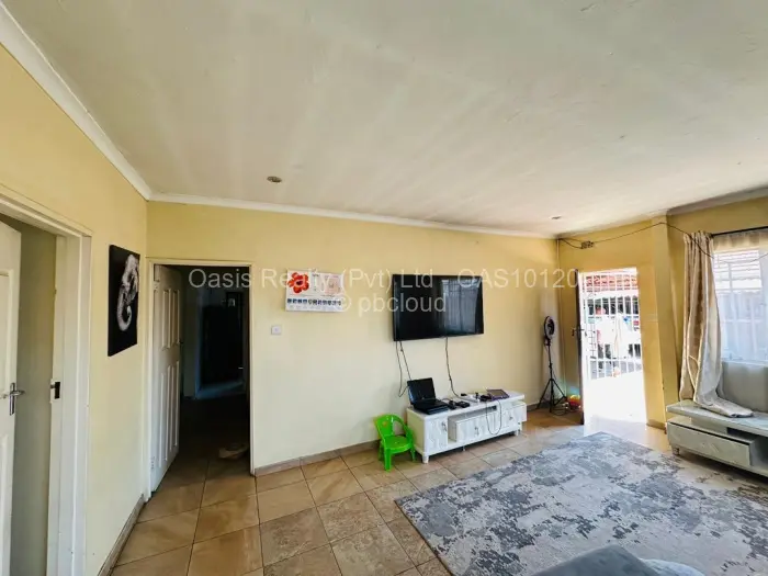 3 Bedroom House to Rent in Highfield, Harare