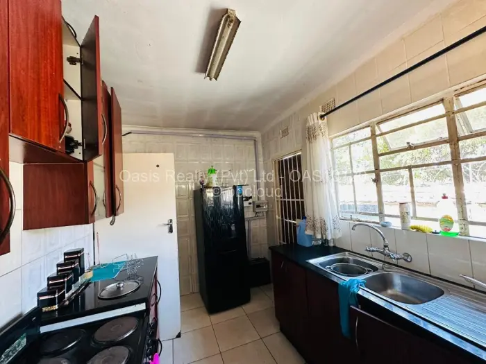 3 Bedroom House to Rent in Highfield, Harare