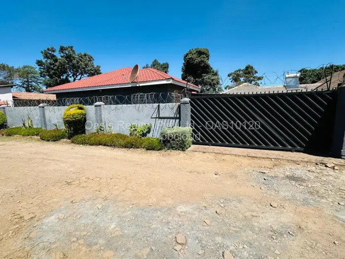 3 Bedroom House to Rent in Highfield, Harare