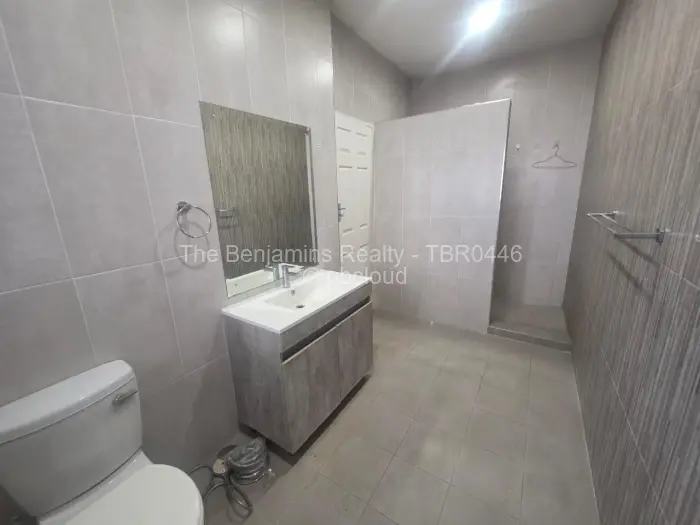 7 Bedroom House to Rent in Colne Valley, Harare