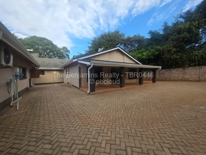 7 Bedroom House to Rent in Colne Valley, Harare
