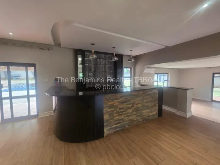 7 Bedroom House to Rent in Colne Valley, Harare