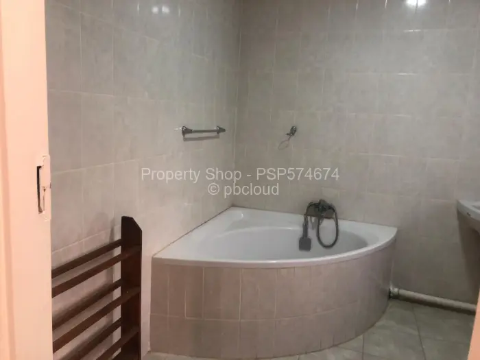 4 Bedroom House to Rent in Rockview, Harare