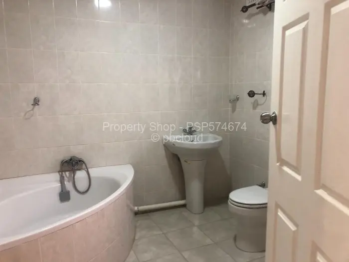 4 Bedroom House to Rent in Rockview, Harare