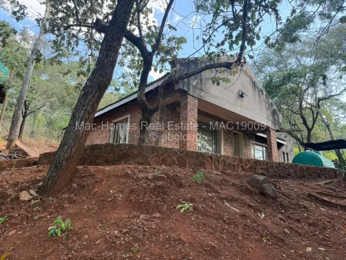 6 Bedroom House for Sale in Shawasha Hills, Harare