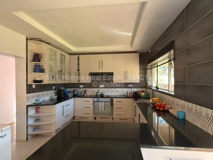 6 Bedroom House for Sale in Shawasha Hills, Harare