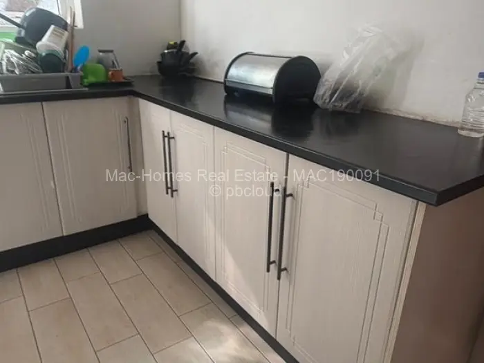 6 Bedroom House for Sale in Shawasha Hills, Harare