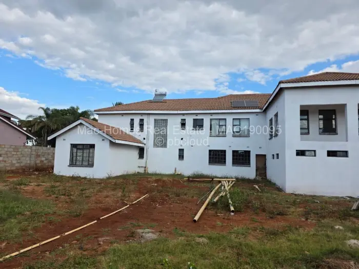 7 Bedroom House for Sale in Borrowdale West, Harare