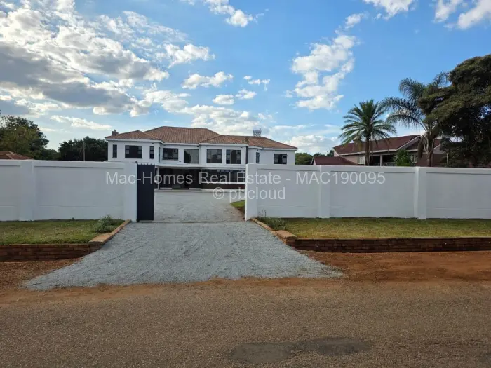 7 Bedroom House for Sale in Borrowdale West, Harare