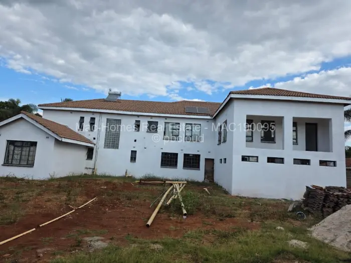 7 Bedroom House for Sale in Borrowdale West, Harare