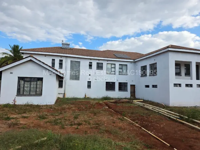 7 Bedroom House for Sale in Borrowdale West, Harare