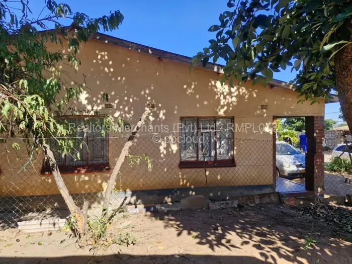 5 Bedroom House for Sale in Tafara, Harare