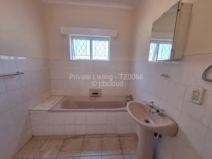 Flat/Apartment to Rent in Emerald Hill, Harare