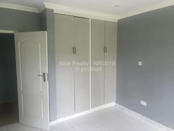 5 Bedroom House for Sale in Borrowdale Brooke, Harare