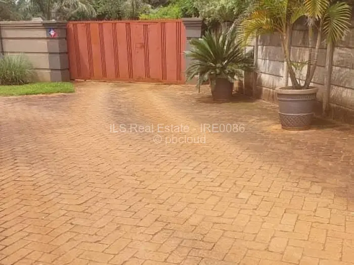 4 Bedroom House for Sale in Borrowdale West, Harare