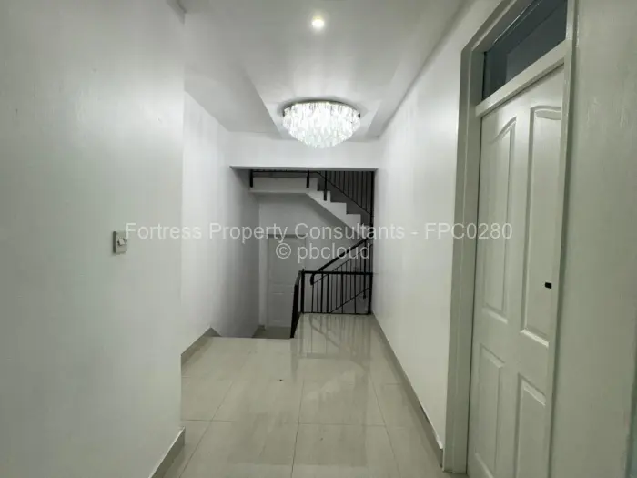 8 Bedroom House to Rent in Glen Lorne