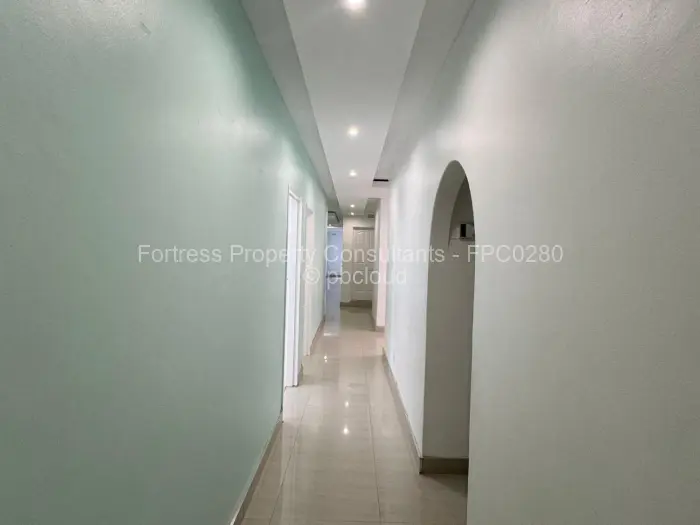 8 Bedroom House to Rent in Glen Lorne