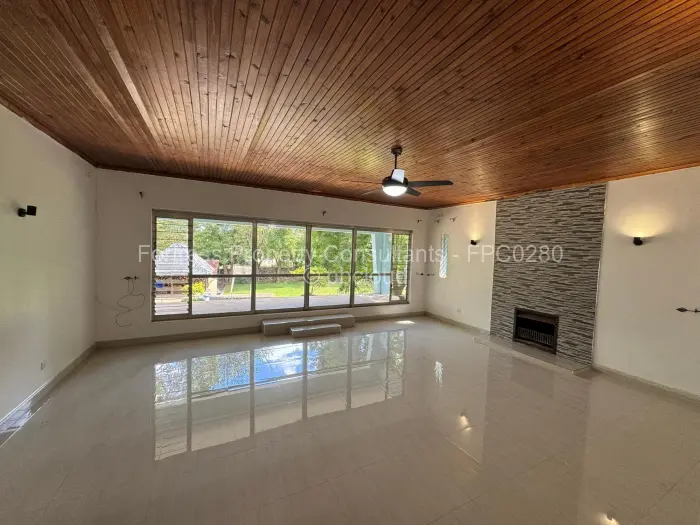 8 Bedroom House to Rent in Glen Lorne