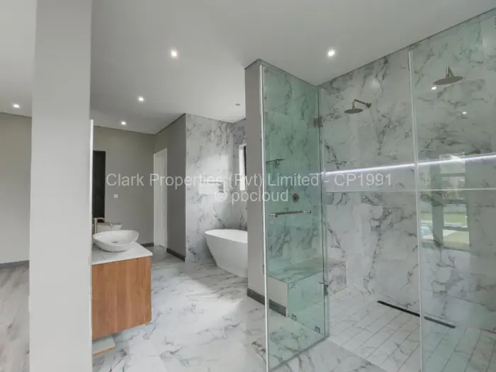 6 Bedroom House for Sale in Gunhill, Harare