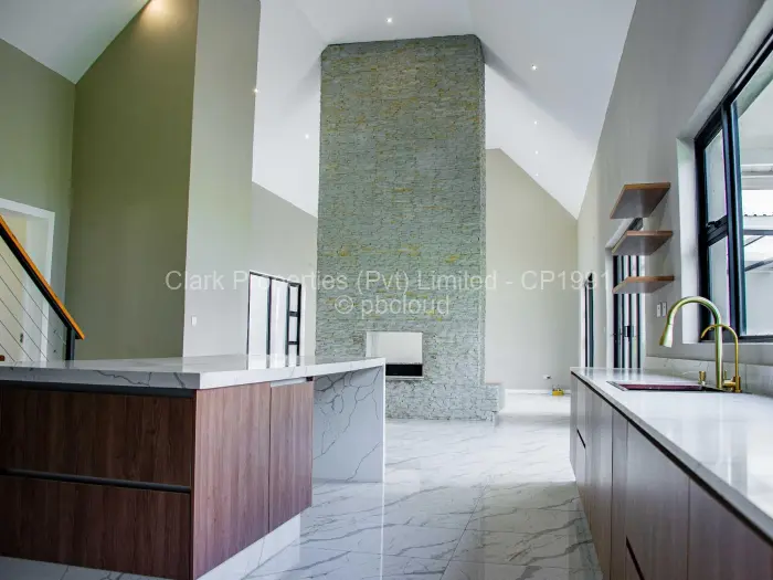 6 Bedroom House for Sale in Gunhill, Harare