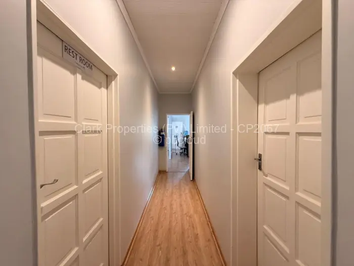 Office to Rent in Highlands
