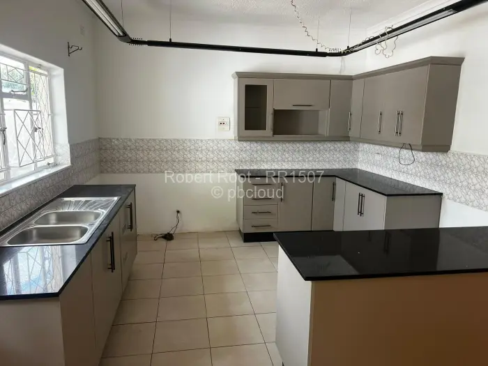 3 Bedroom House for Sale in Ruwa, Ruwa