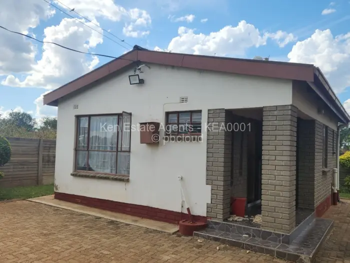 3 Bedroom House for Sale in Lobenvale, Bulawayo