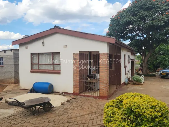 3 Bedroom House for Sale in Lobenvale, Bulawayo