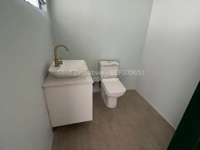 6 Bedroom House to Rent in Goodhope, Harare