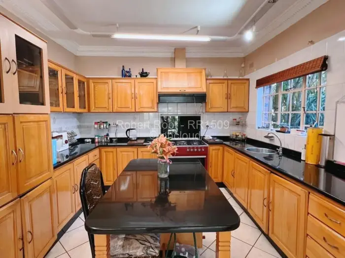 5 Bedroom House to Rent in Gunhill