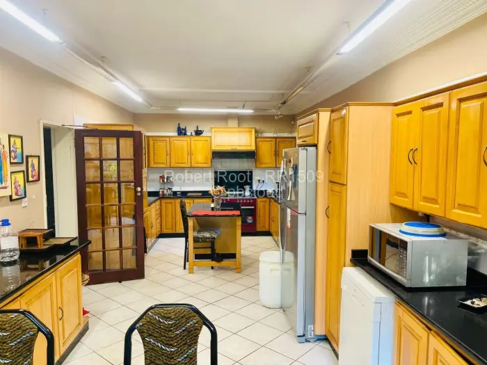 5 Bedroom House to Rent in Gunhill