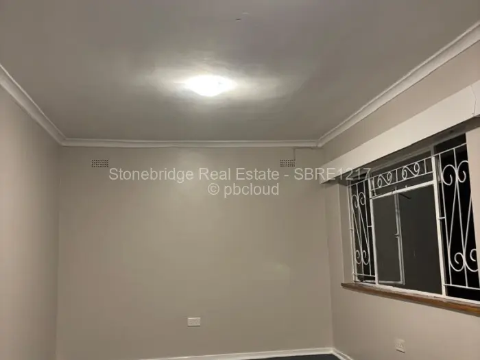 6 Bedroom House to Rent in Highlands, Harare
