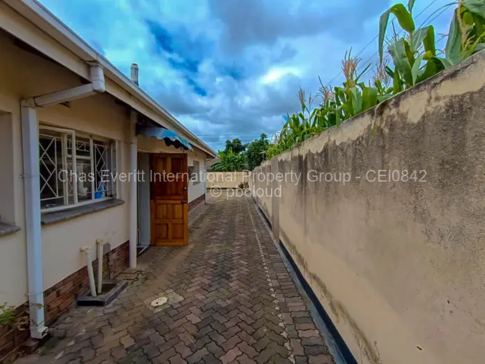 4 Bedroom House for Sale in Zimre Park, Harare