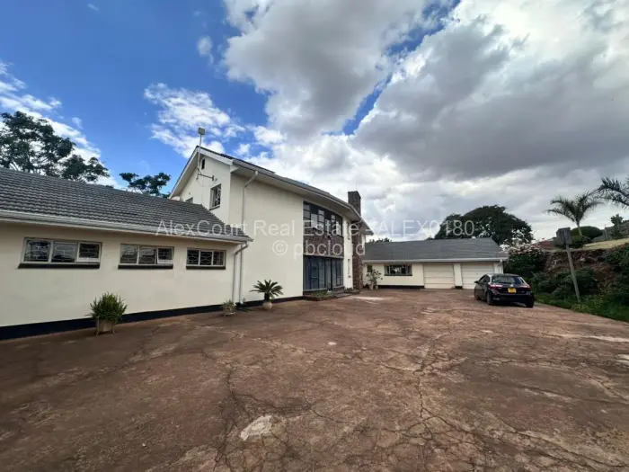 6 Bedroom House for Sale in Cold Comfort, Harare