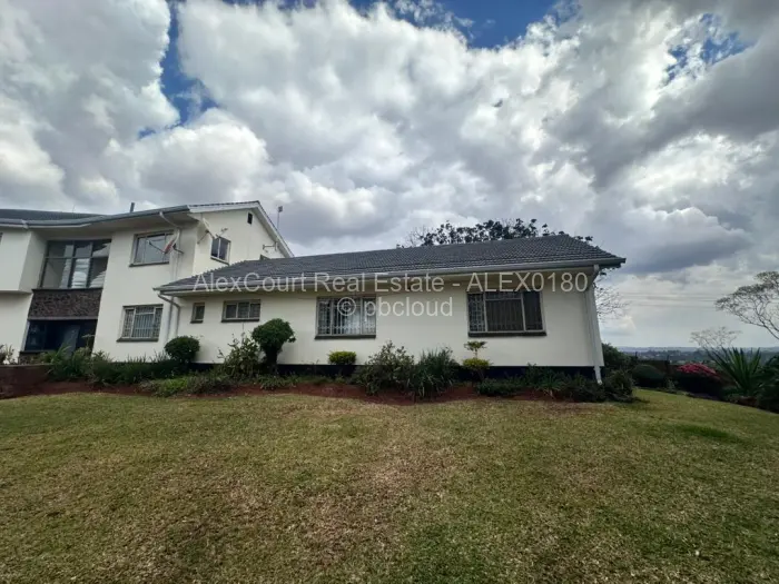 6 Bedroom House for Sale in Cold Comfort, Harare