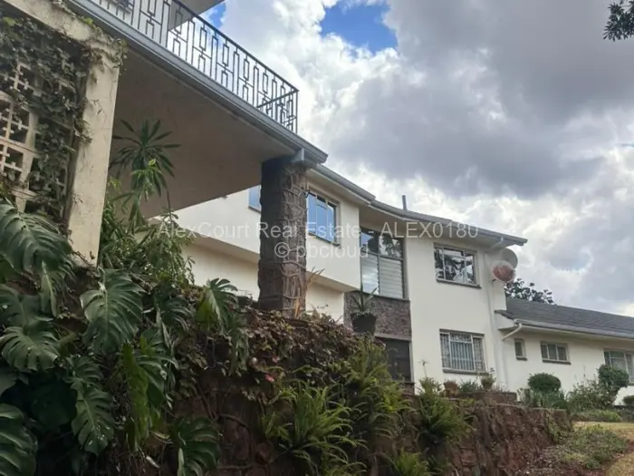 6 Bedroom House for Sale in Cold Comfort, Harare