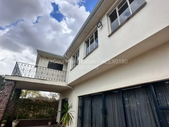 6 Bedroom House for Sale in Cold Comfort, Harare