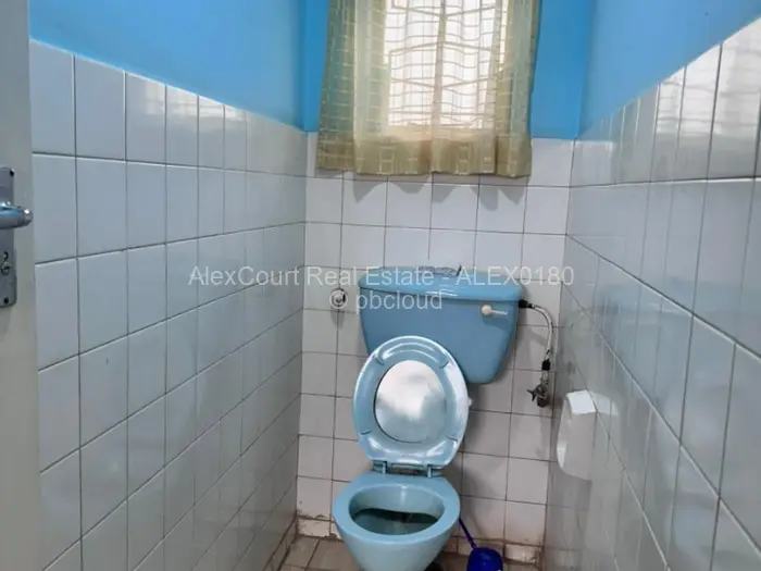 6 Bedroom House for Sale in Cold Comfort, Harare