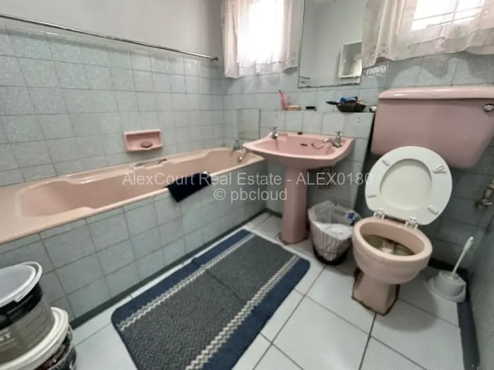 6 Bedroom House for Sale in Cold Comfort, Harare