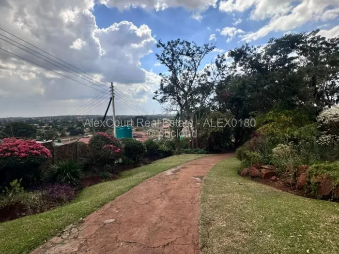 6 Bedroom House for Sale in Cold Comfort, Harare