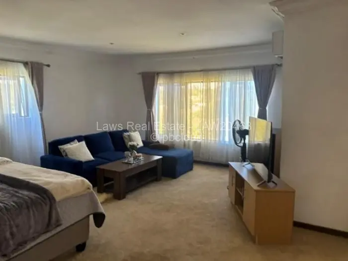 10 Bedroom House for Sale in Borrowdale Brooke, Harare