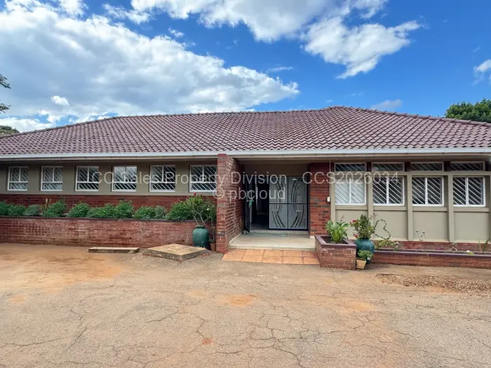3 Bedroom House for Sale in Kumalo, Bulawayo