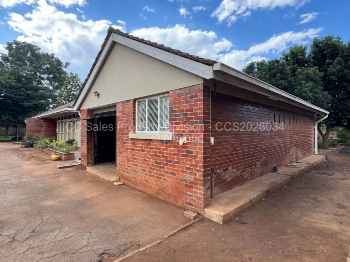 3 Bedroom House for Sale in Kumalo, Bulawayo