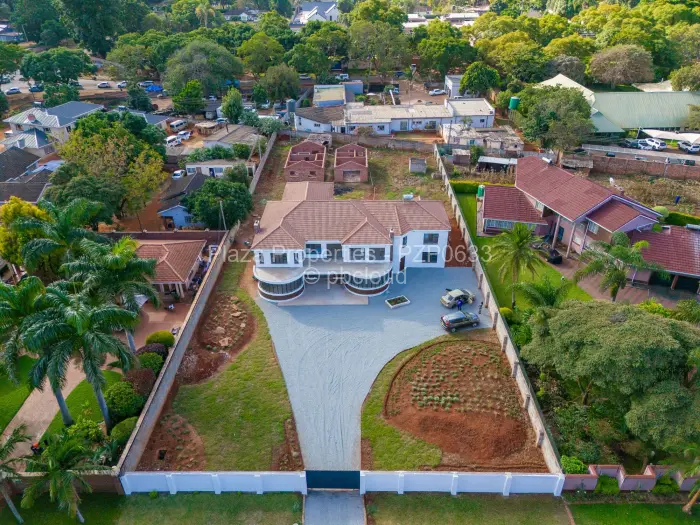 7 Bedroom House for Sale in Borrowdale West, Harare