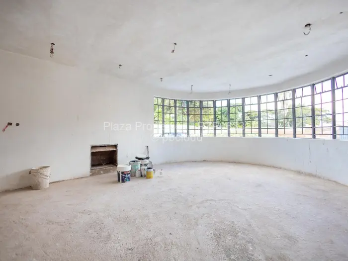 7 Bedroom House for Sale in Borrowdale West, Harare